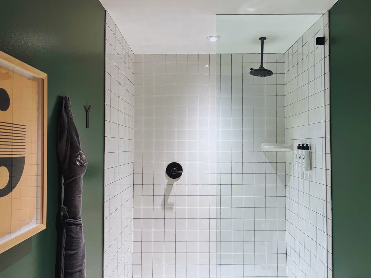Silverlake pool and inn where to stay in los angeles for tourists where to stay in los angeles hotel bathroom