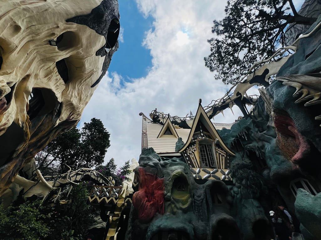 CRAZY HOUSE DA LAT VIETNAM TOURISM