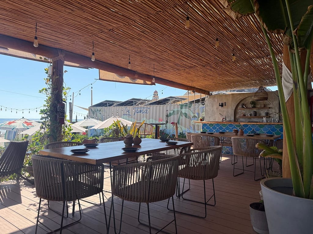 deck patio at la tuna restaurant patio los cerritos el pescadero baja sur