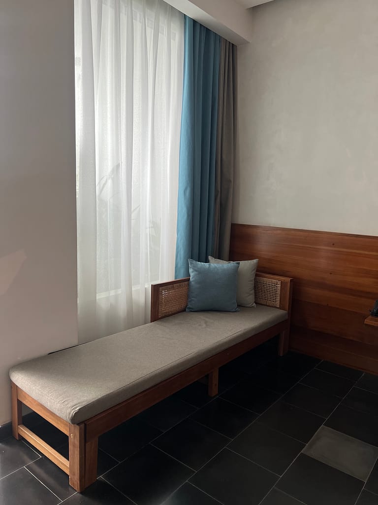 Le Mint hotel Junior Suite bench