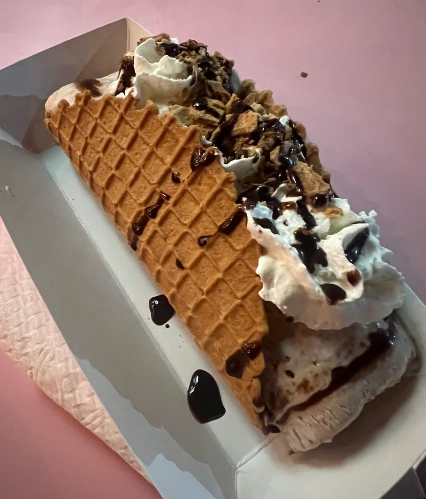 rollado hand rolled ice cream taco sayulita